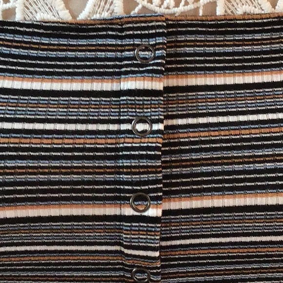 351 ✨EUC Bundle of 2 American Eagle Striped Crop Tanks✨ - Picture 3 of 12